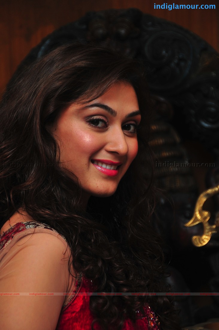 Manjari Fadnis in Red Actress hd photo