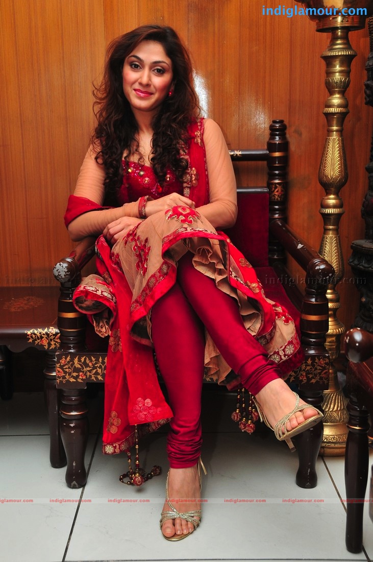 Manjari Fadnis in Red Actress hd photo