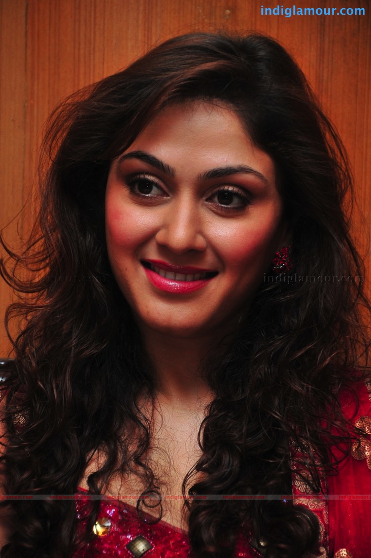 Manjari Fadnis in Red Actress hd photo