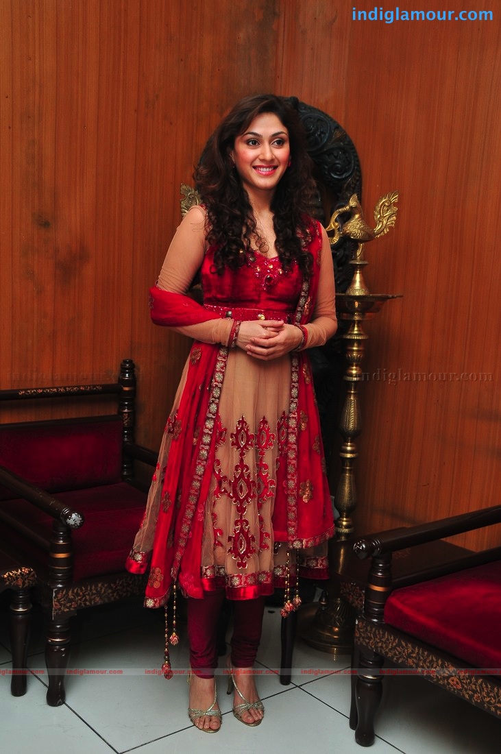 Manjari Fadnis in Red Actress hd photo