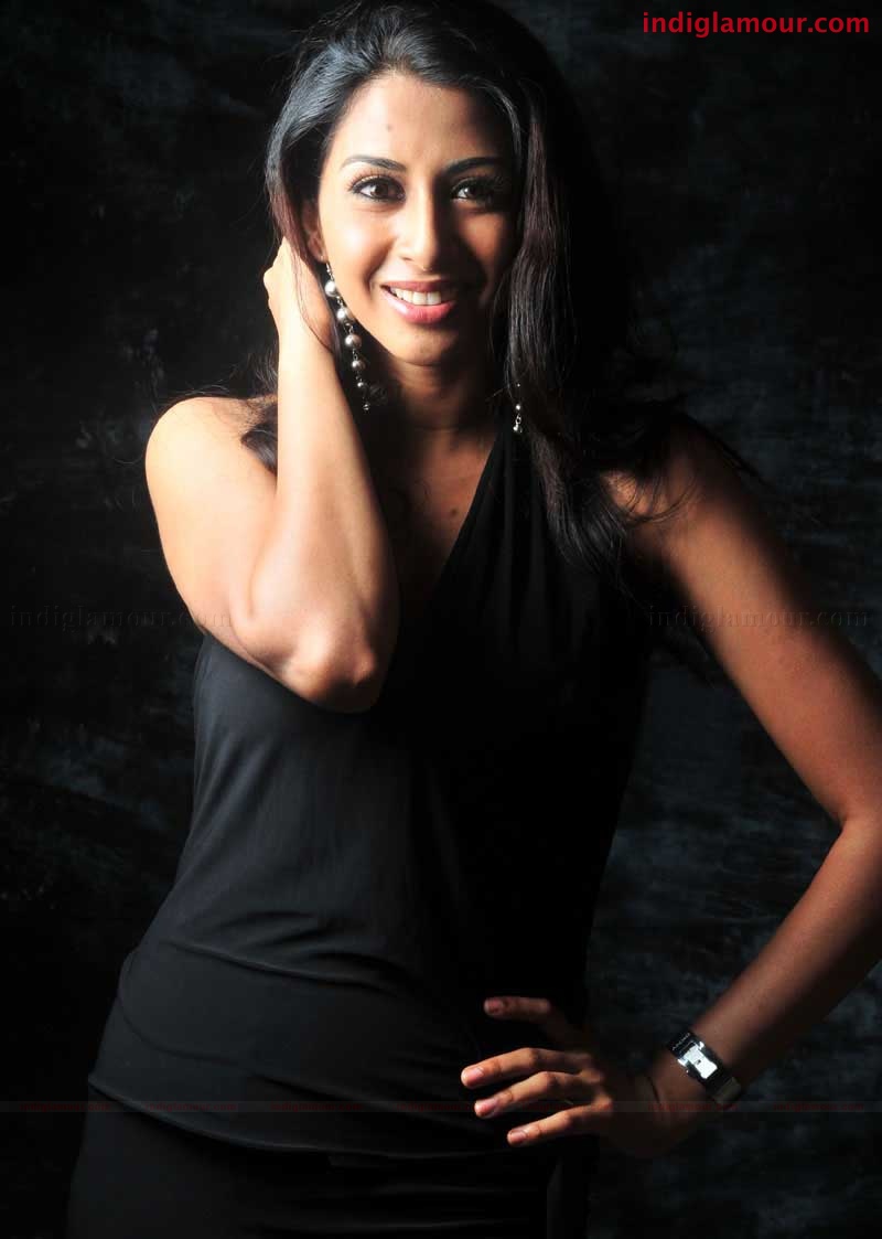 Gayatri Iyer Actress hd photo