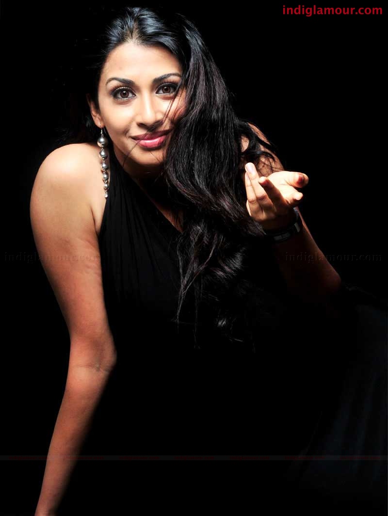 Gayatri Iyer Actress hd photo
