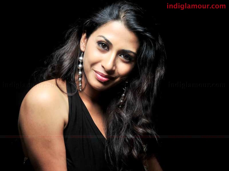 Gayatri Iyer Actress hd photo
