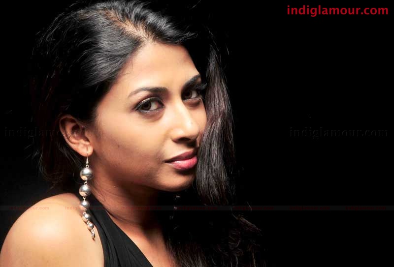 Gayatri Iyer Actress hd photo