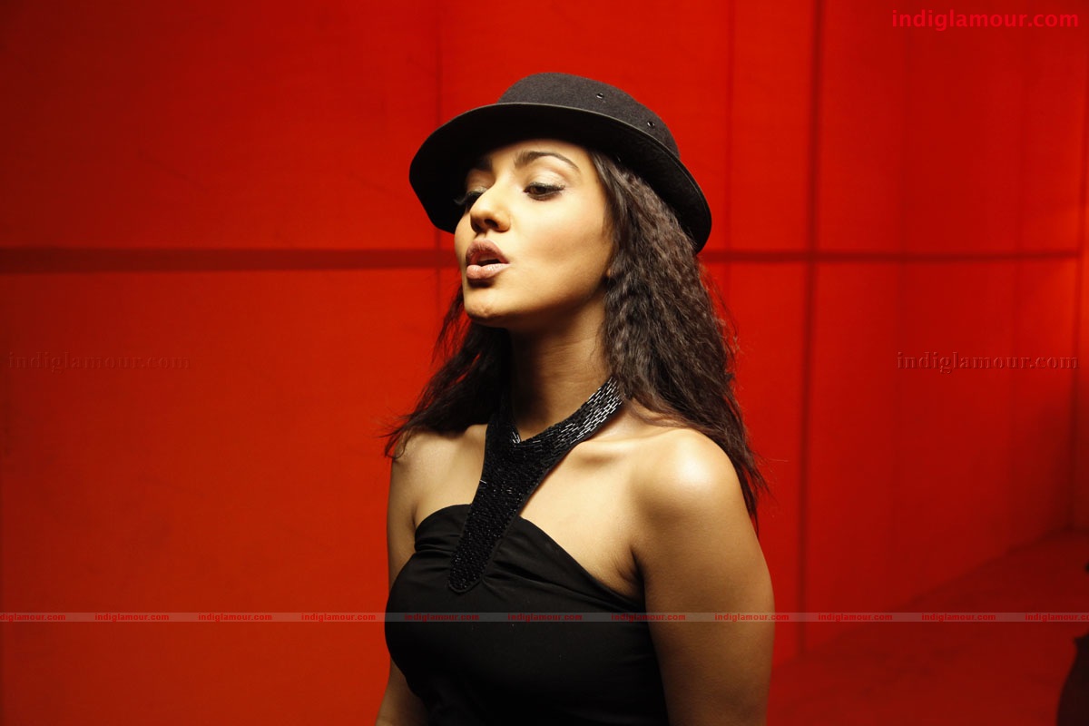 Neha Sharma Actress hd photo