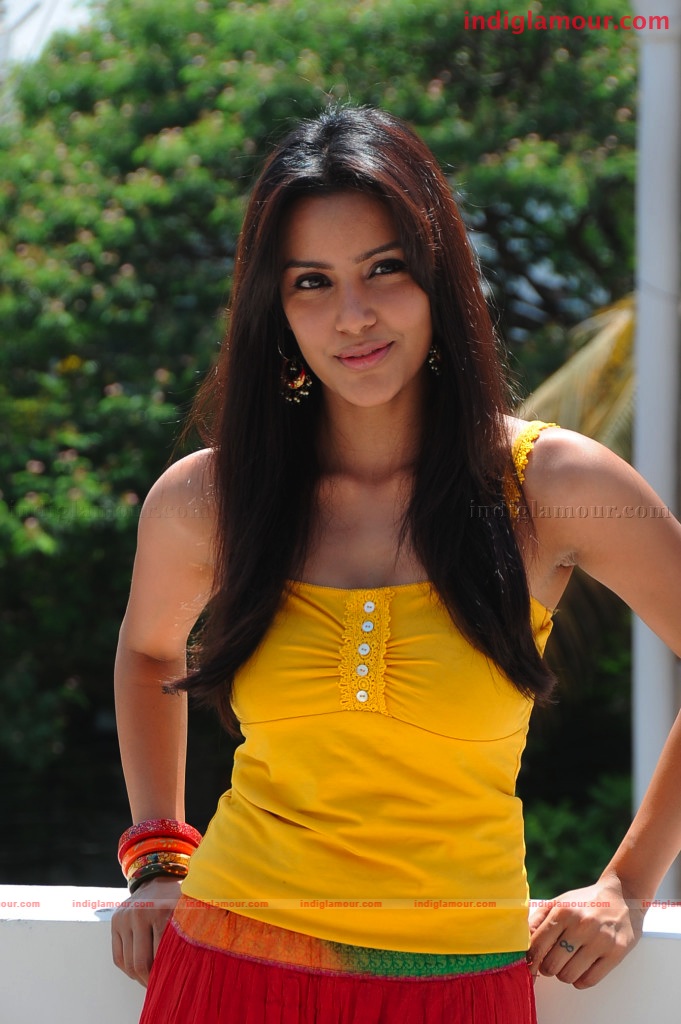 Priya Anand Actress hd photo