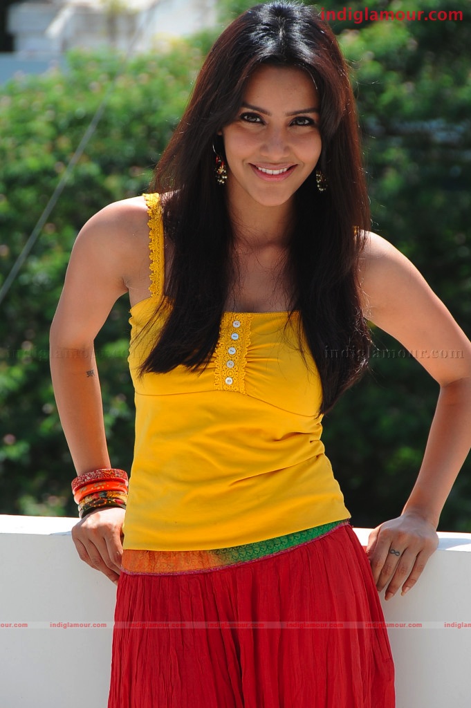 Priya Anand Actress hd photo