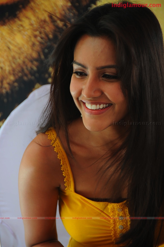 Priya Anand Actress hd photo