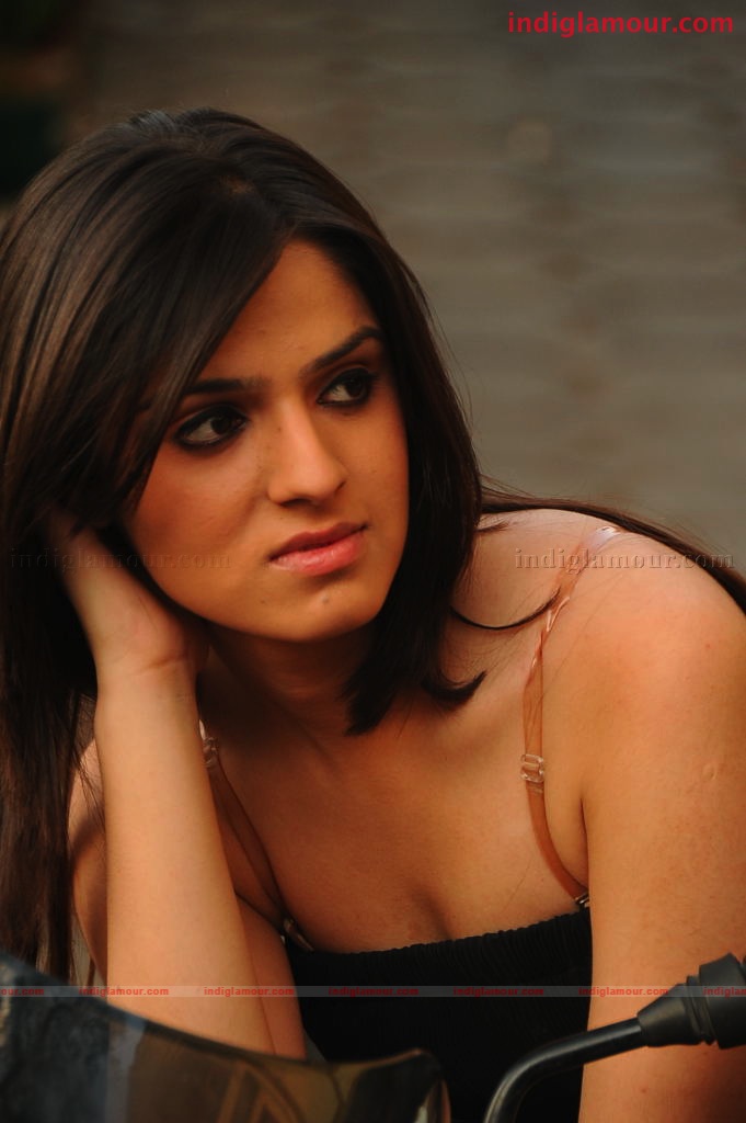 Shefali Sharma Actress hd photo