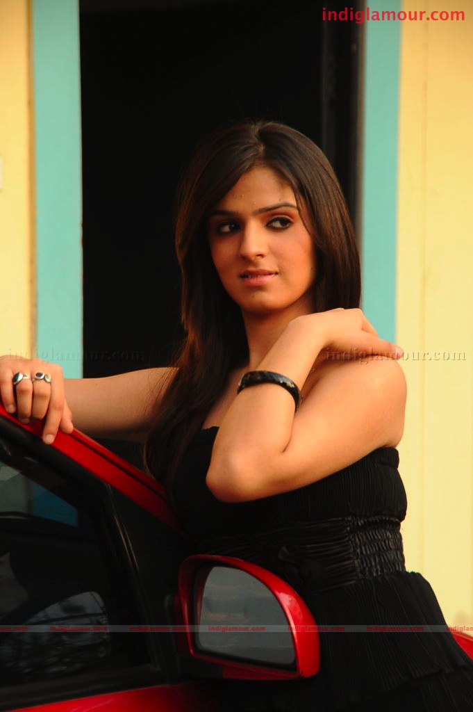 Shefali Sharma Actress hd photo