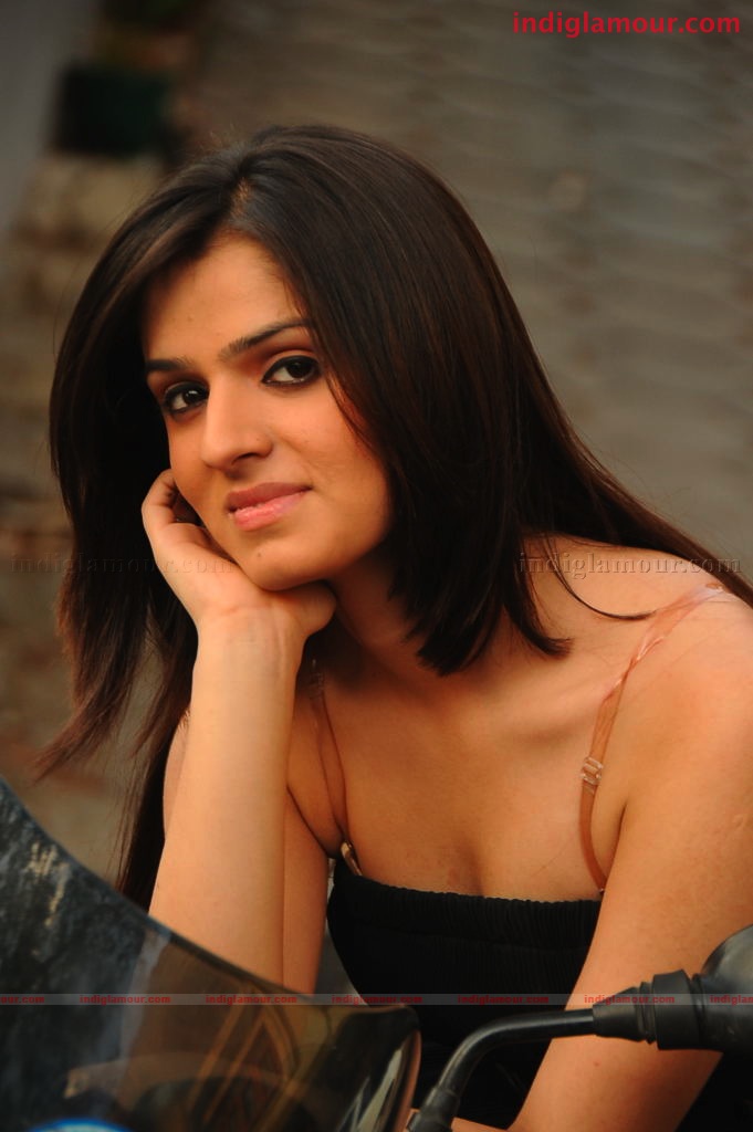 Shefali Sharma Actress hd photo