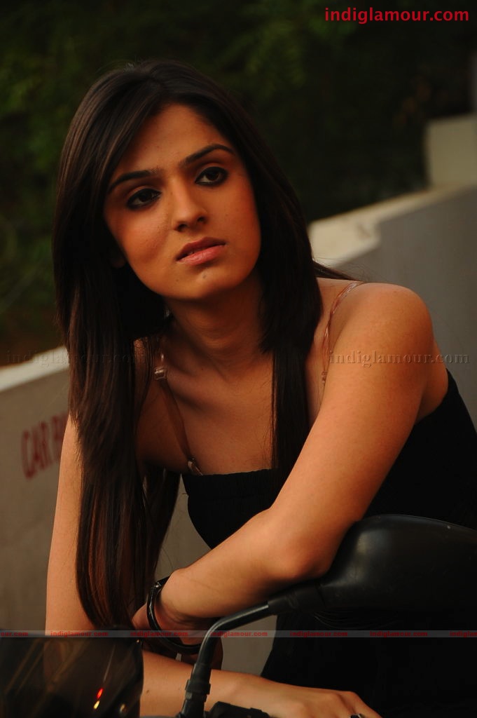 Shefali Sharma Actress hd photo
