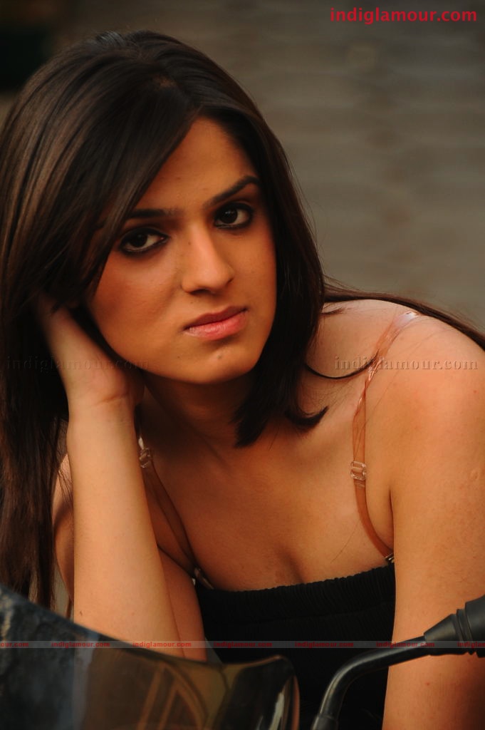 Shefali Sharma Actress hd photo