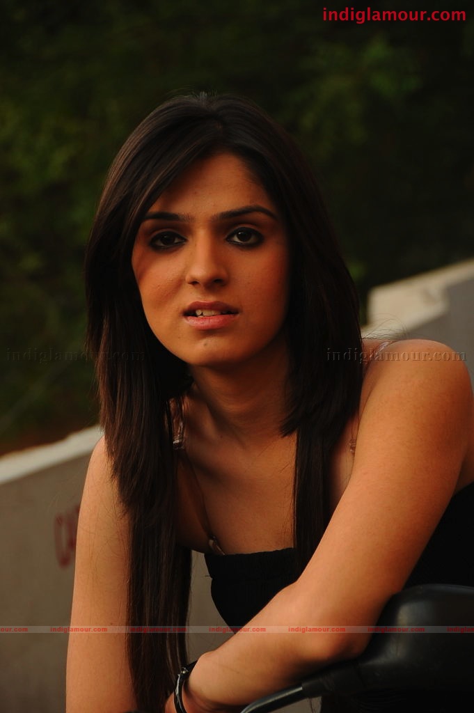 Shefali Sharma Actress hd photo