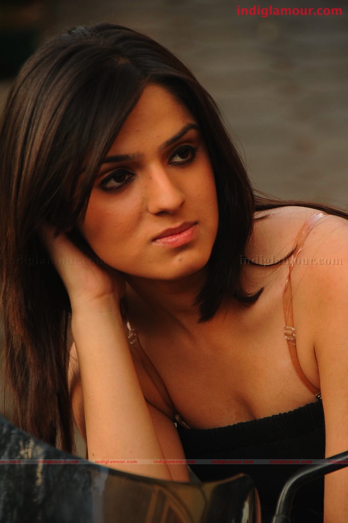Shefali Sharma Actress hd photo