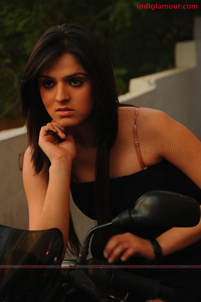 Shefali Sharma Actress hd photo