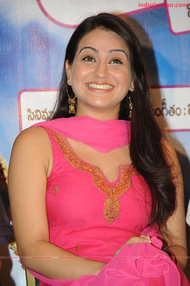 Aksha Actress hd photo