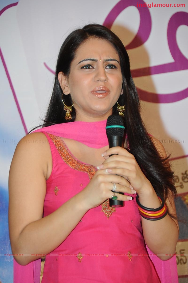 Aksha Actress hd photo