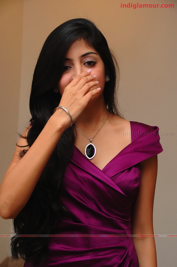 Poonam Kaur Actress hd photo