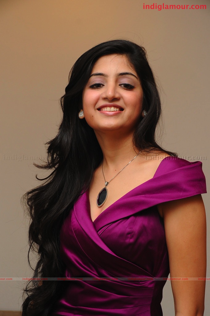 Poonam Kaur Actress hd photo