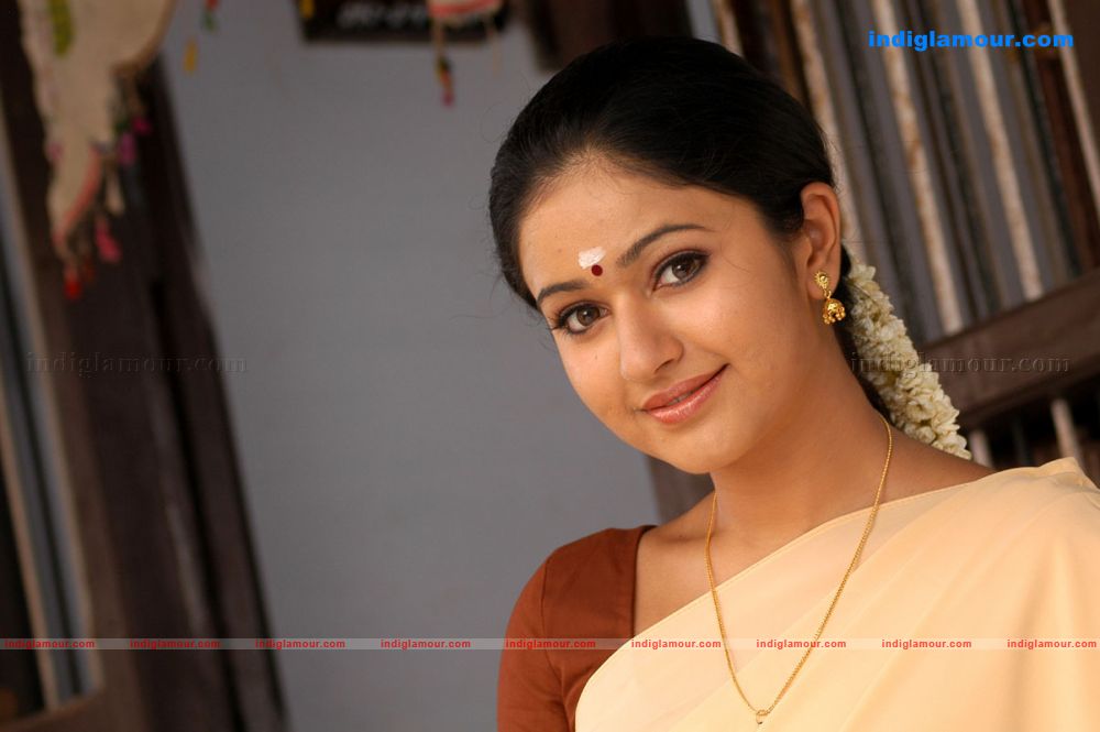 Poonam Bajwa Actress hd photo