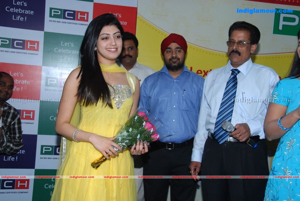 Pranitha Actress hd photo