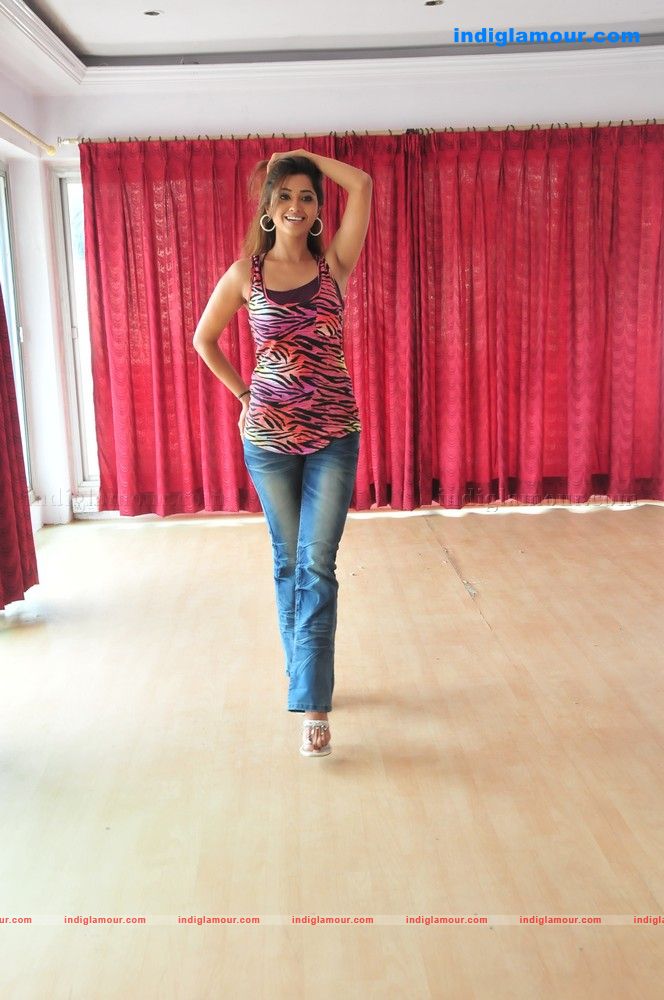 Rithima Actress hd photo