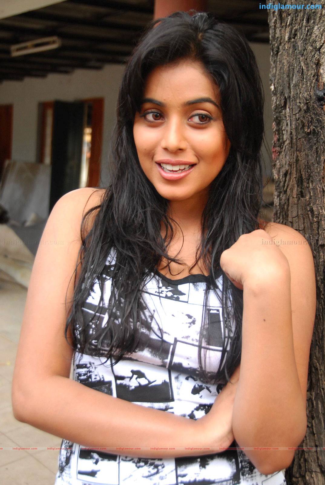 Poorna Actress hd photo