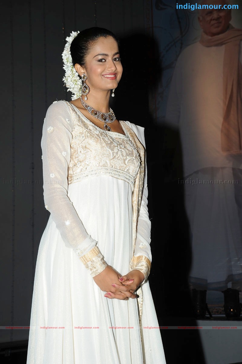Subra Actress hd photo