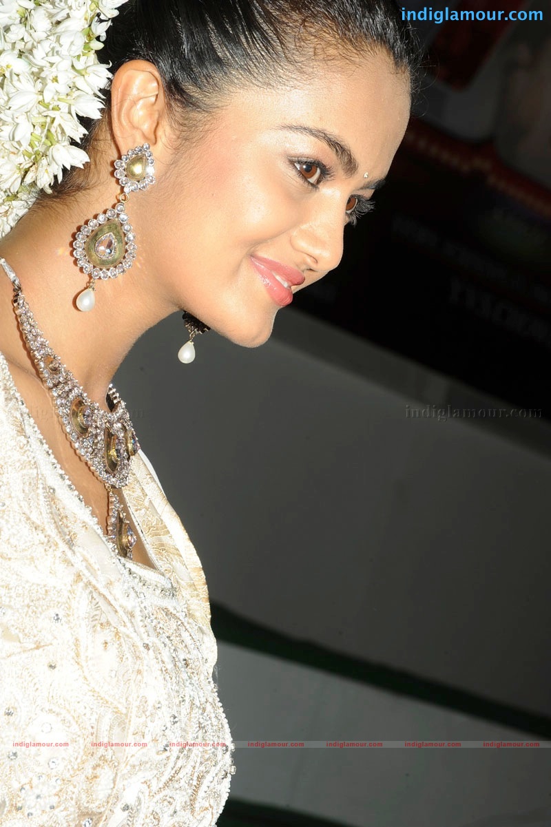 Subra Actress hd photo