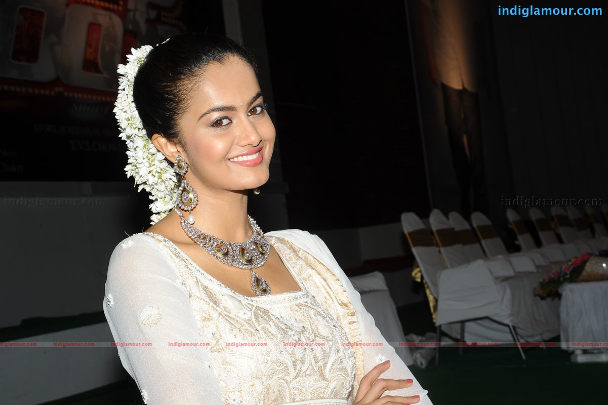 Subra Actress hd photo