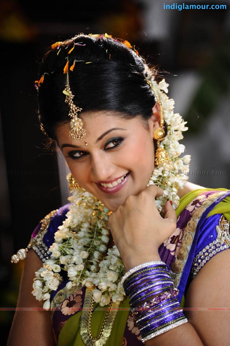 Tapsee Actress hd photo