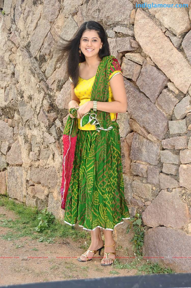 Tapsee Actress hd photo