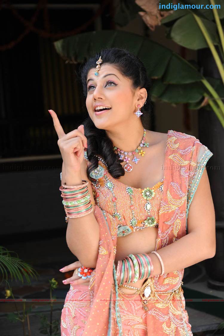 Tapsee Actress hd photo