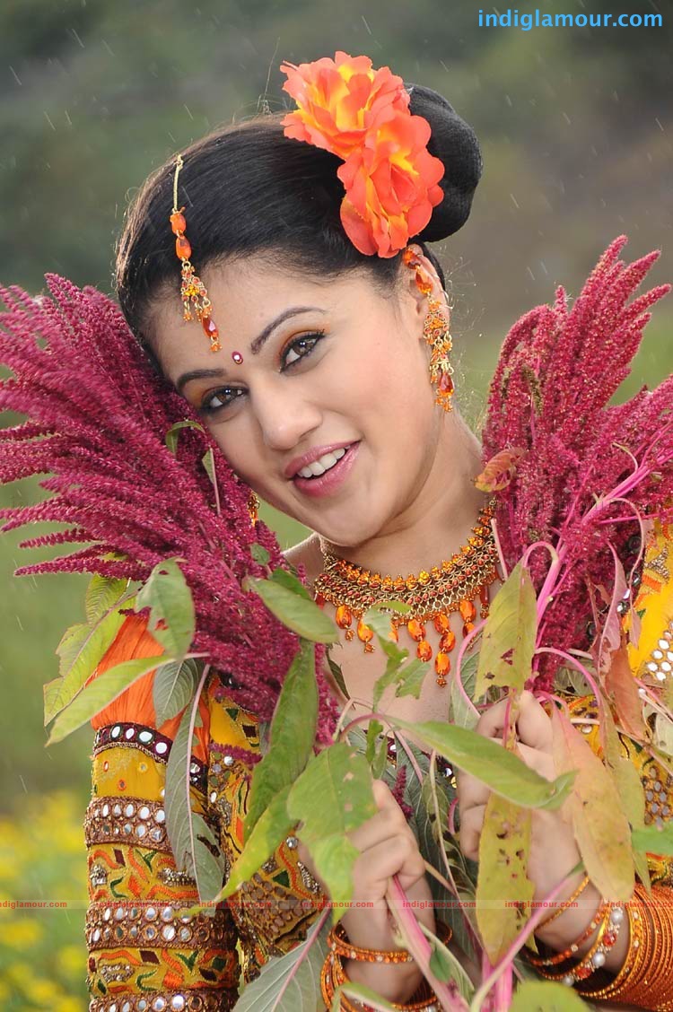 Tapsee Actress hd photo