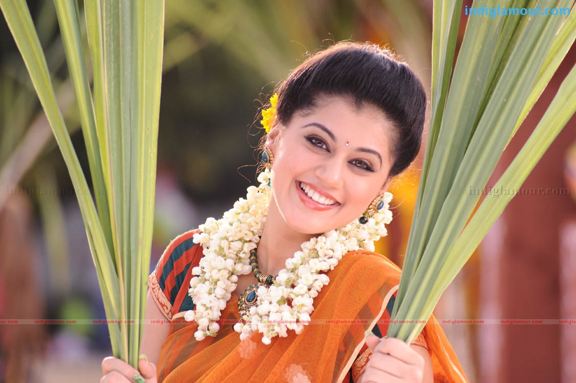Tapsee Actress hd photo