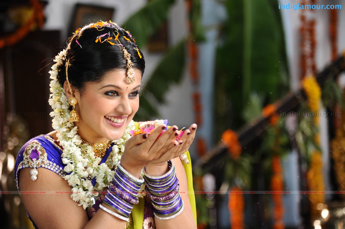 Tapsee Actress hd photo
