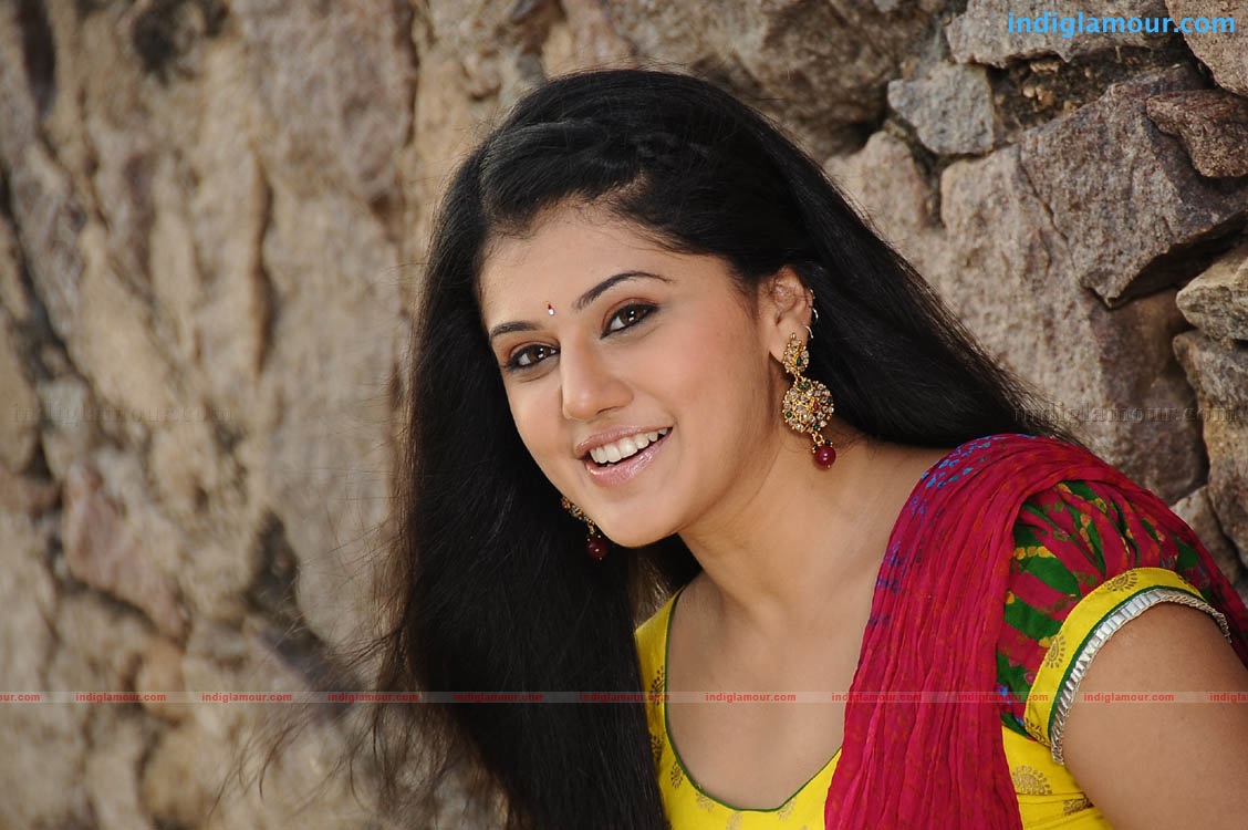 Tapsee Actress hd photo
