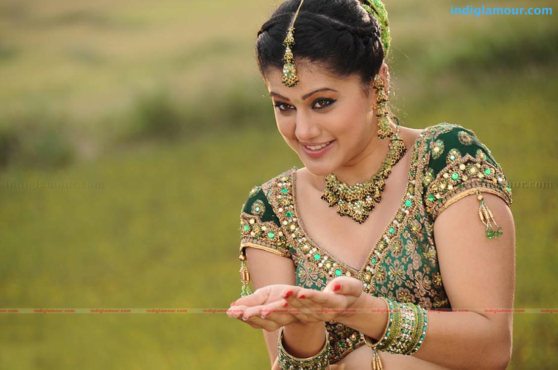Tapsee Actress hd photo