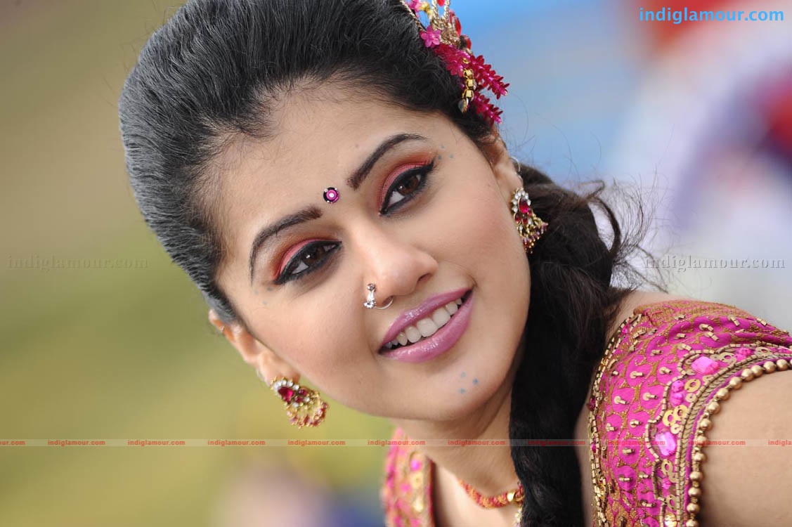 Tapsee Actress hd photo