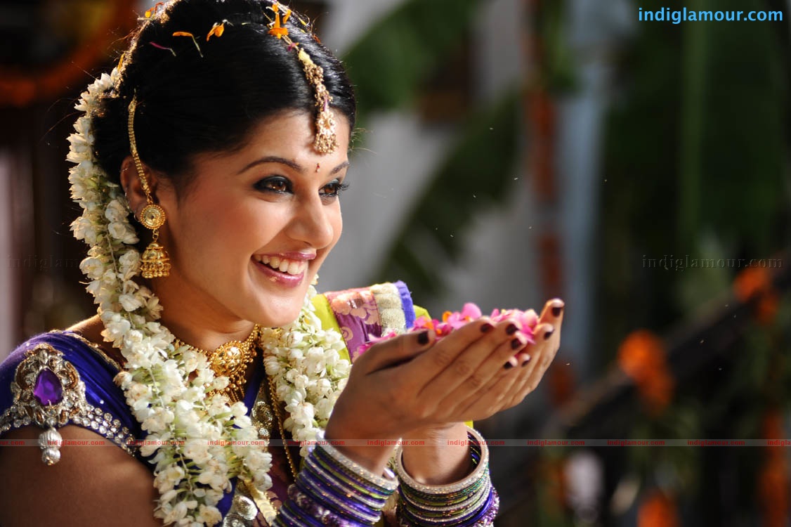 Tapsee Actress hd photo