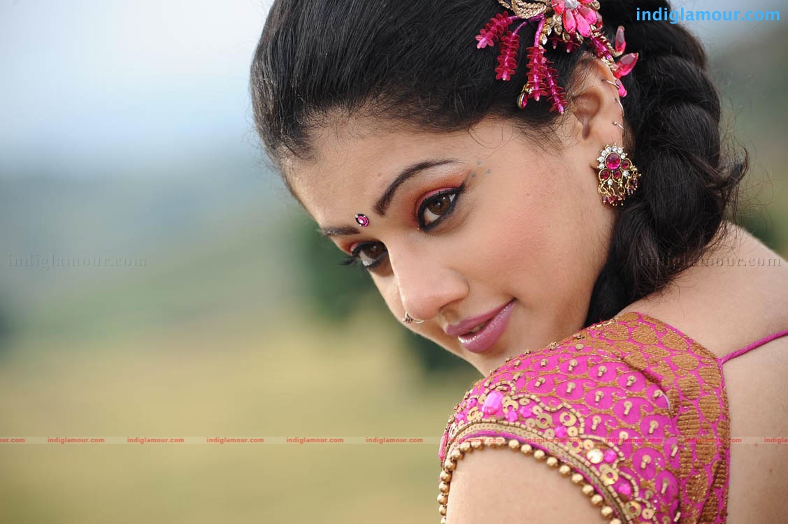 Tapsee Actress hd photo