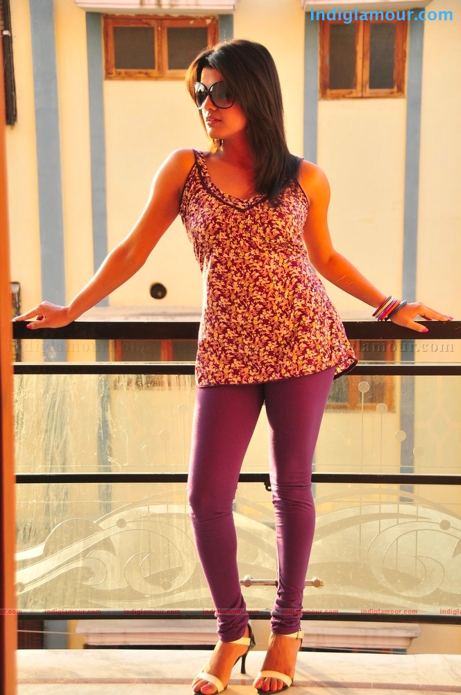 Tashu Kaushik Actress hd photo