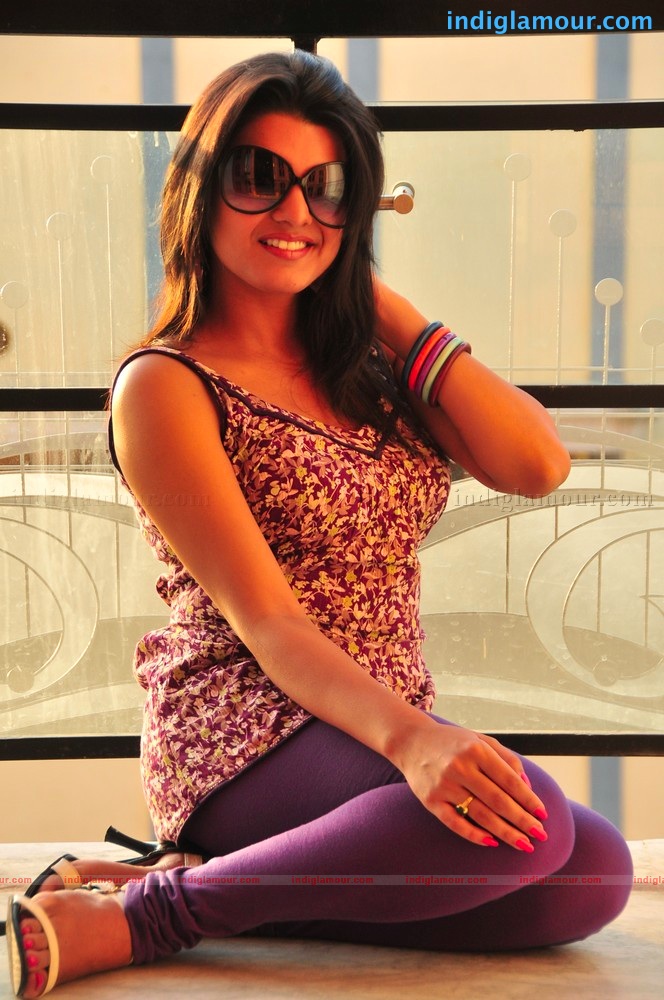 Tashu Kaushik Actress hd photo