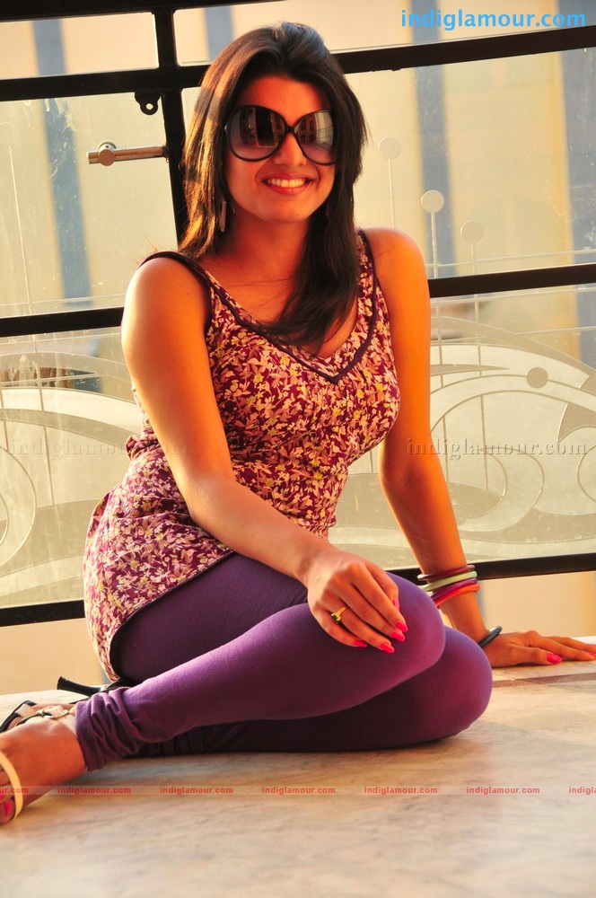 Tashu Kaushik Actress hd photo