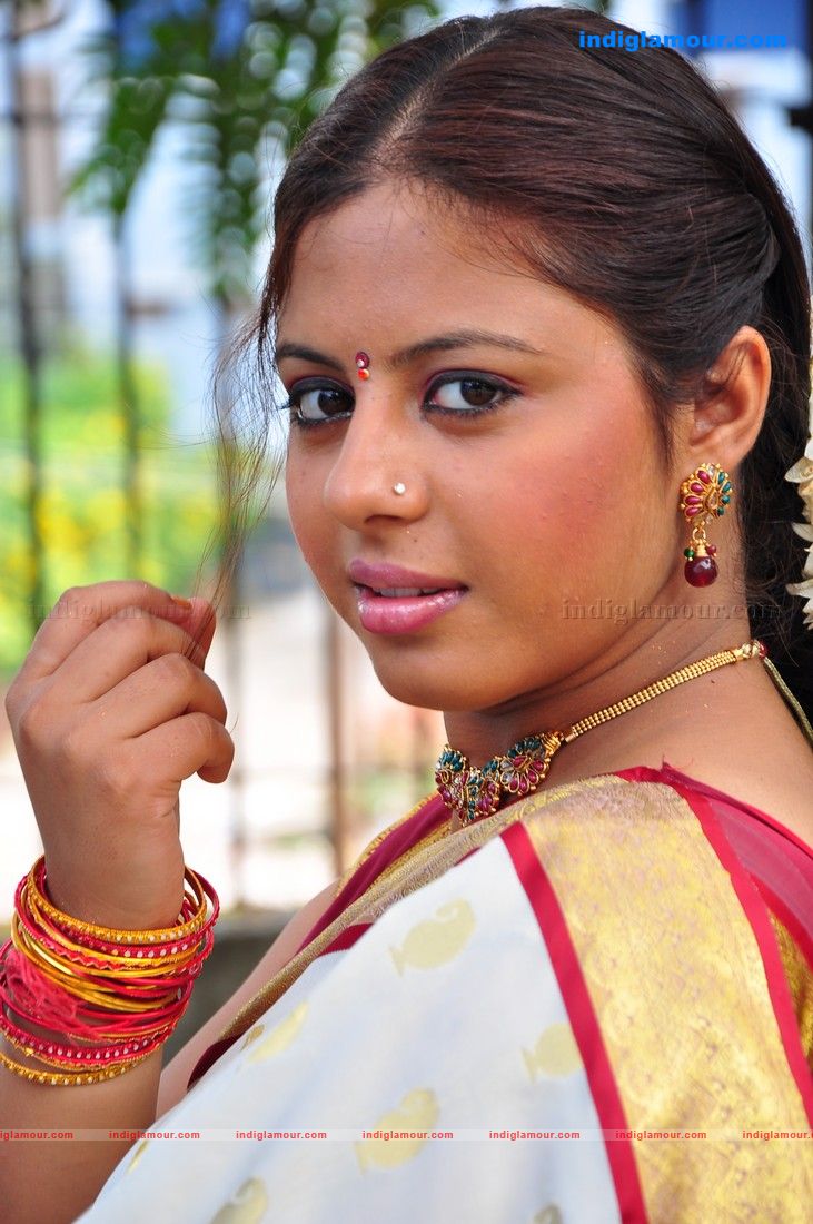 Sunakshi Actress hd photo