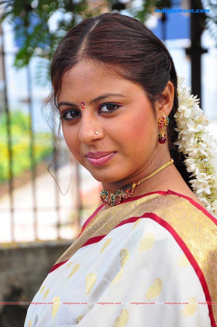 Sunakshi Actress hd photo