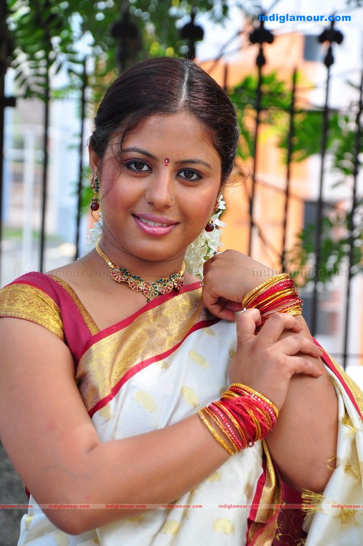 Sunakshi Actress hd photo