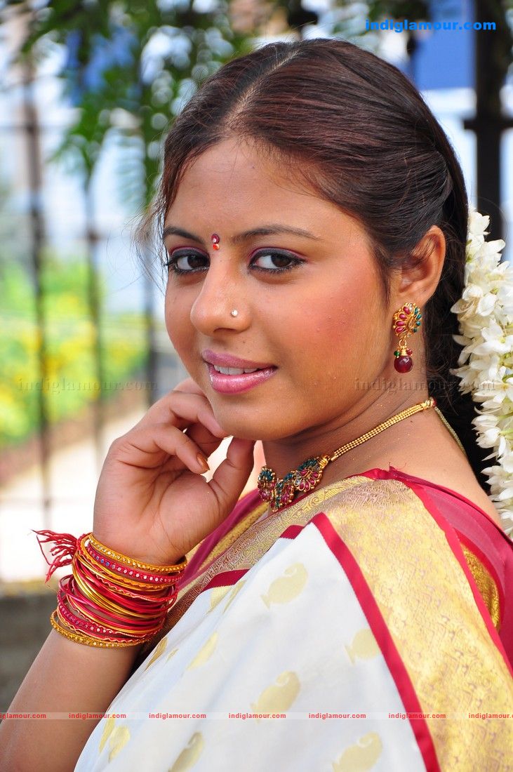 Sunakshi Actress hd photo