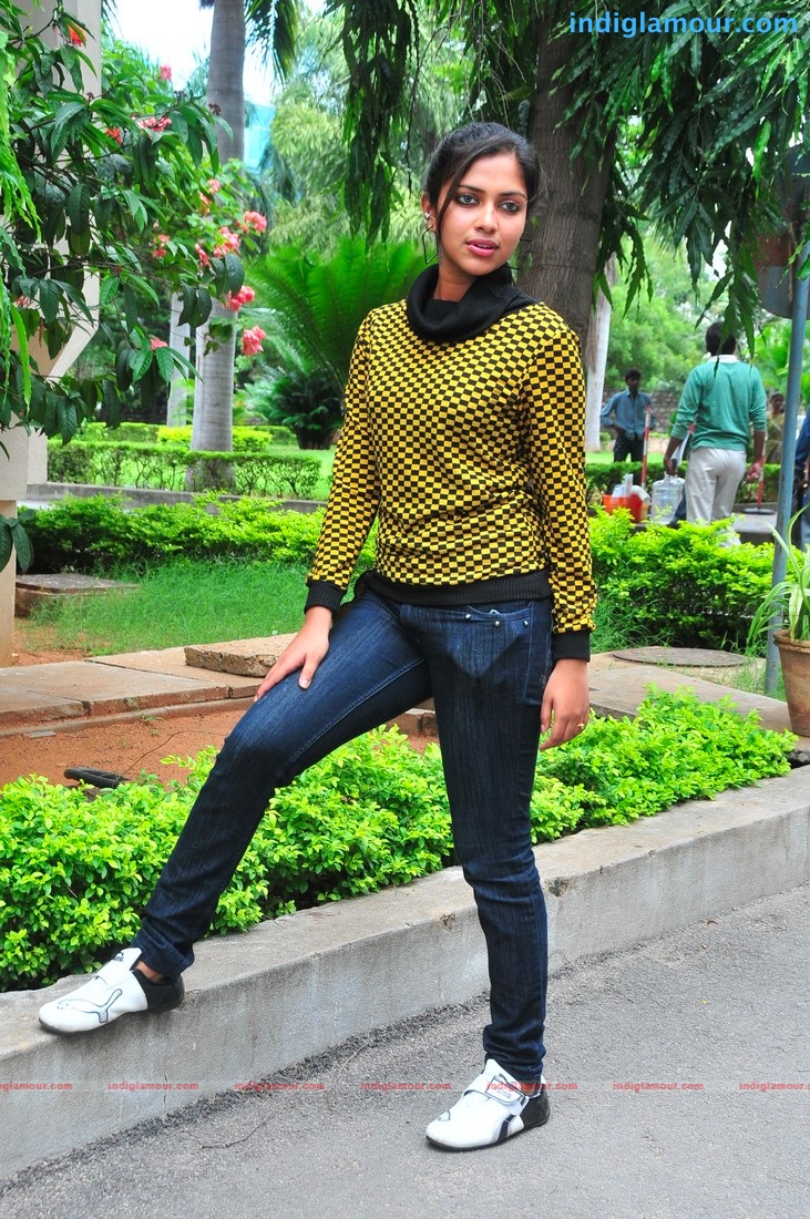 Amala Paul Actress hd photo